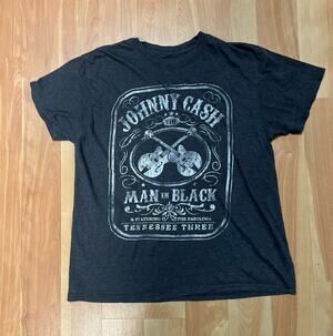 Johnny Cash Man in Black T-Shirt, size xl